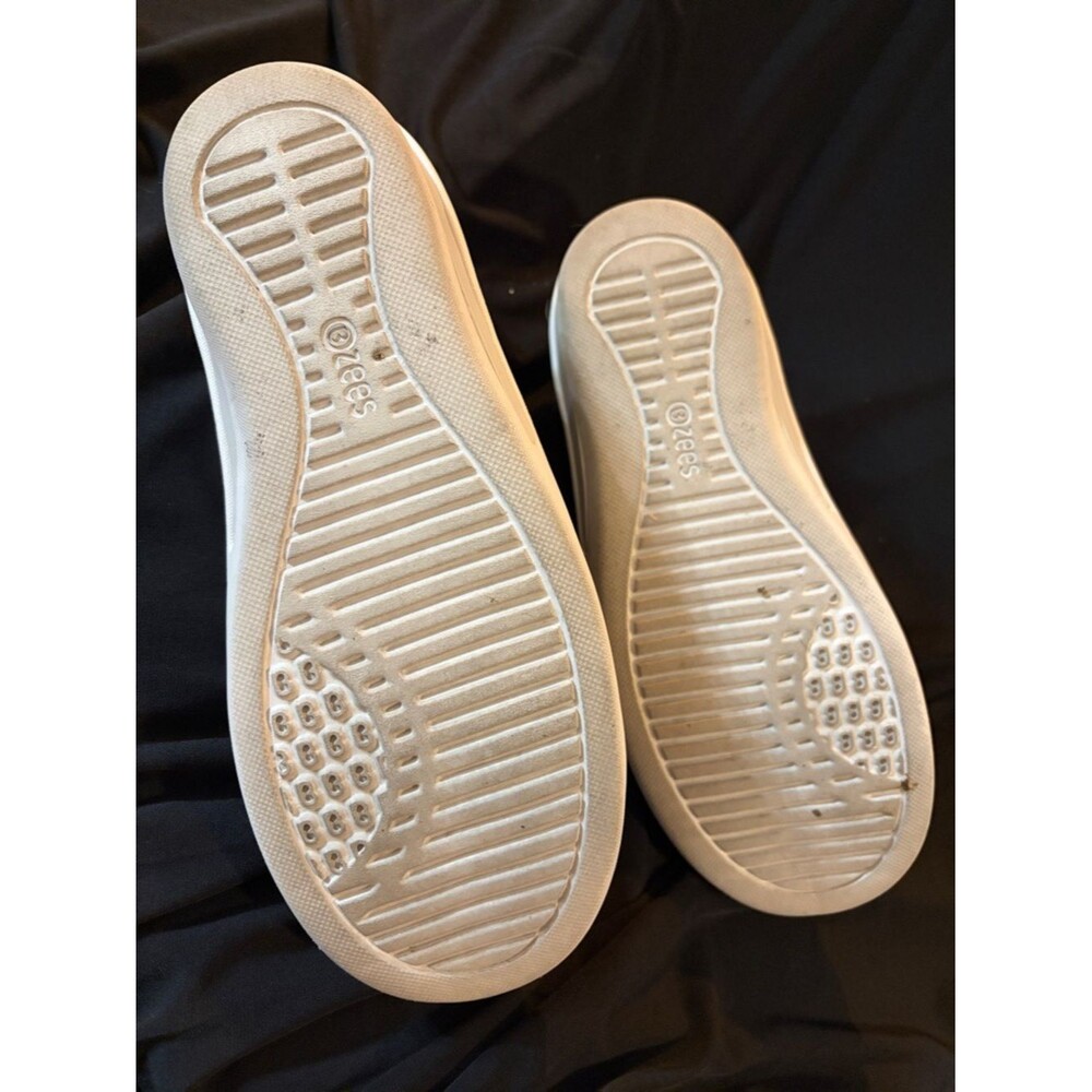 Bzees Women's Slip-On Sneakers in white - Picture 4 of 6